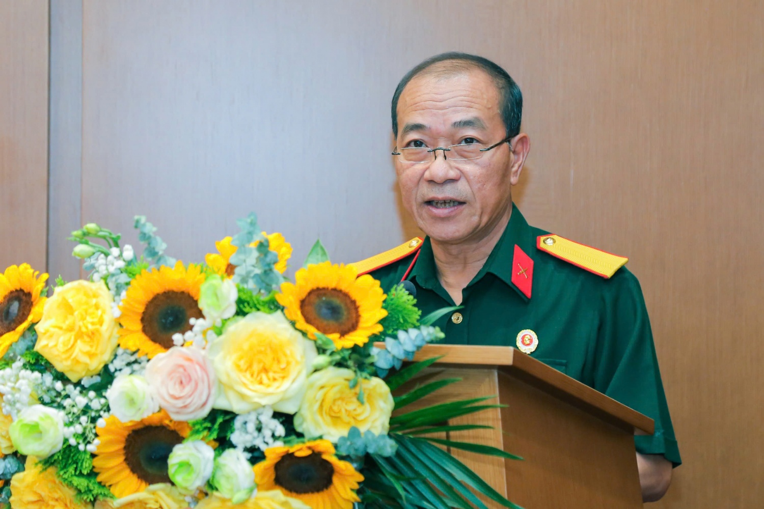 Đồng chí Phạm Quang Dũng - Chủ tịch Hội CCB Petrovietnam đọc diễn văn khai mạc tại tọa đàm
