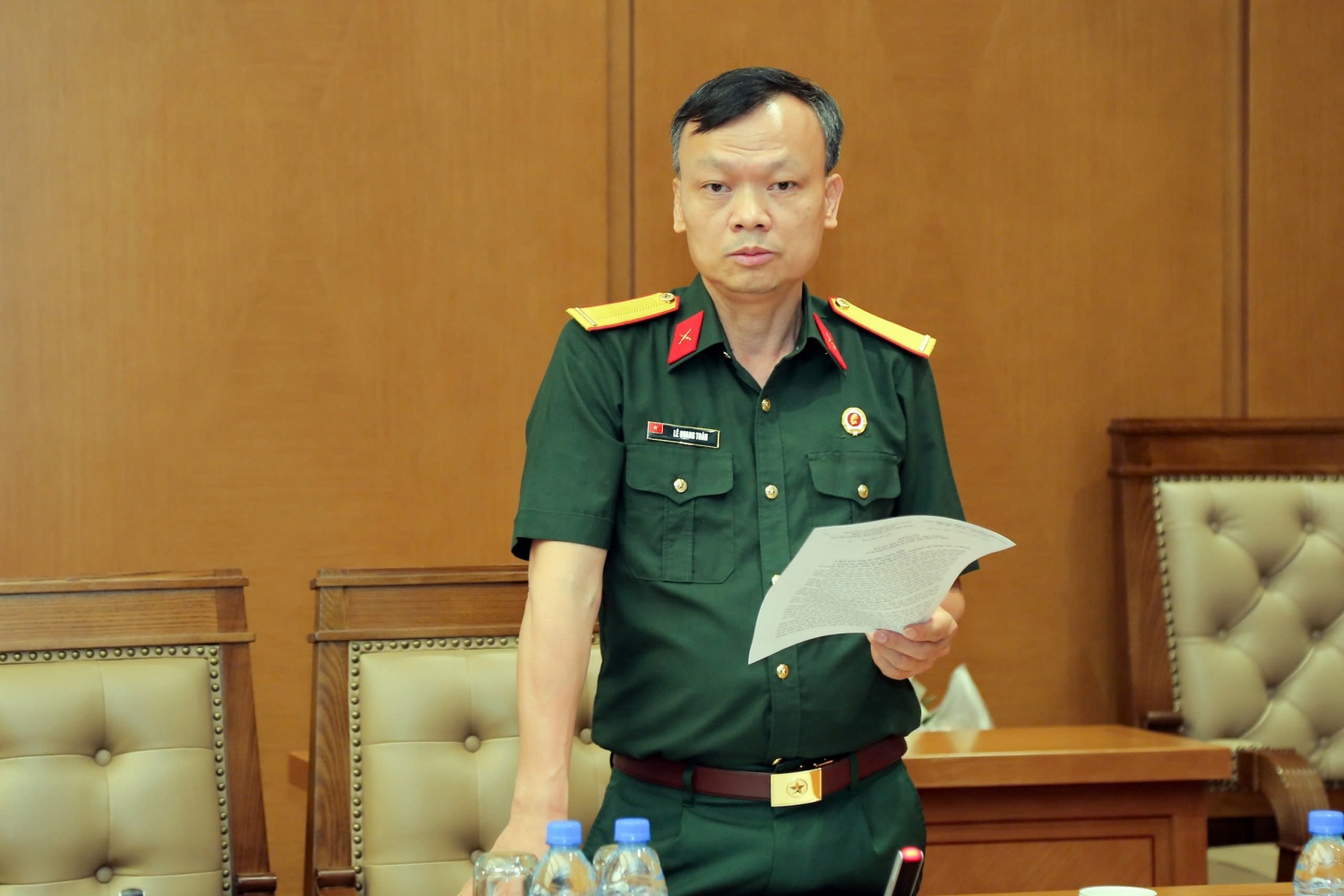 Đồng chí Lê Quang Toán, Phó Chủ tịch thường trực Hội CCB Petrovietnam trình bày báo cáo hoạt động sơ kết quý I/2025