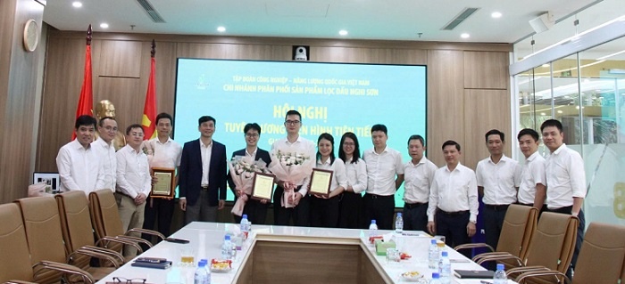 PVNDB biểu dương những tập thể, cá nhân có thành tích xuất sắc trong phong trào thi đua lao động sản xuất giai đoạn 2020-2025.