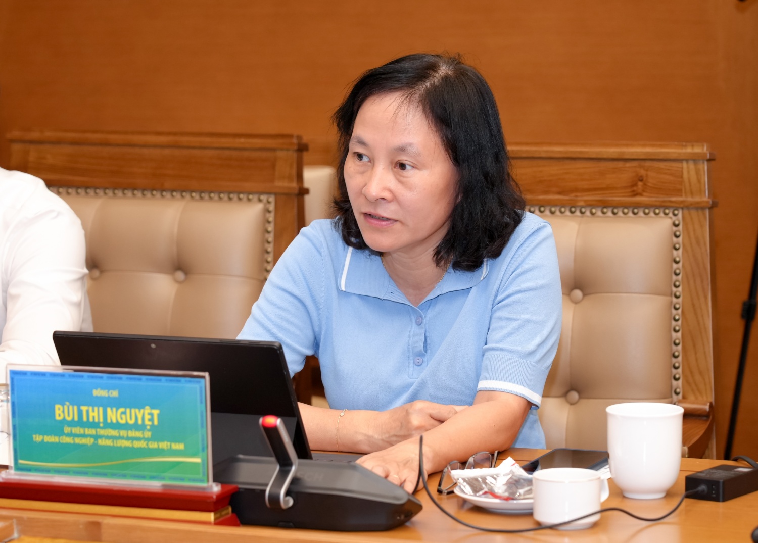 Đồng chí Bùi Thị Nguyệt, Ủy viên BTV, Chủ nhiệm Ủy ban Kiểm tra Đảng ủy Petrovietnam ghi nhận và đánh giá cao kết quả sơ kết công tác xây dựng Đảng quý I/2025 và công tác chuẩn bị Đại hội lần thứ IV của Đảng bộ BMQL&ĐH Petrovietnam.