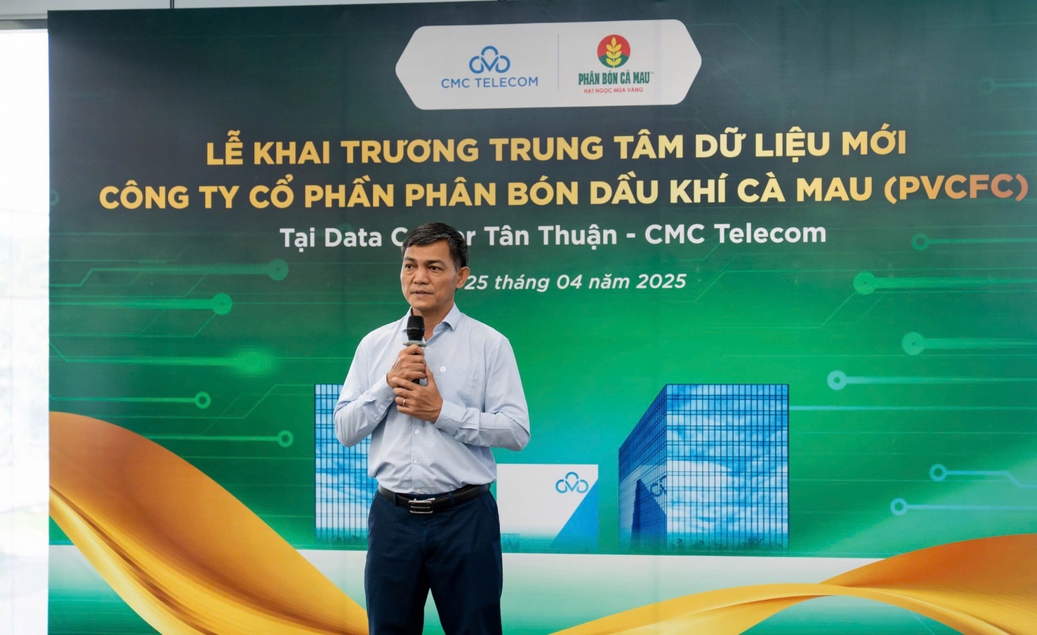 Ông Văn Tiến Thanh - Bí thư Đảng ủy, Tổng Giám đốc PVCFC nhận định, việc đầu tư và phát triển trung tâm dữ liệu hiện đại sẽ giúp PVCFC duy trì sự ổn định và nâng cao khả năng cạnh tranh trong môi trường kinh doanh với nhiều biến động