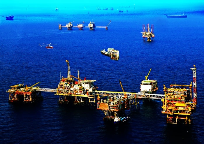 Vietsovpetro bắt đầu khai thác dầu từ móng mỏ Bạch Hổ - bể Cửu Long kể từ ngày 6/9/1988. Nhiều mỏ dầu trong tầng chứa móng nứt nẻ sau dó lần lượt được phát hiện và đưa vào khai thác hiệu quả ở Việt Nam cho đến nay.