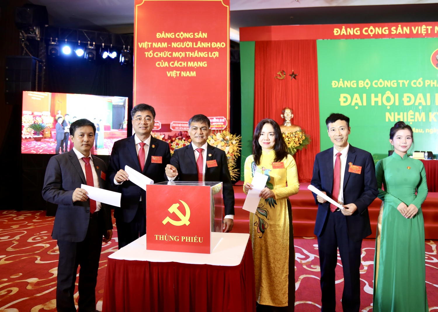 Đại hội tiến hành bỏ phiếu bầu Ban Chấp hành Đảng bộ PVCFC khoá VI, nhiệm kỳ 2025 - 2030