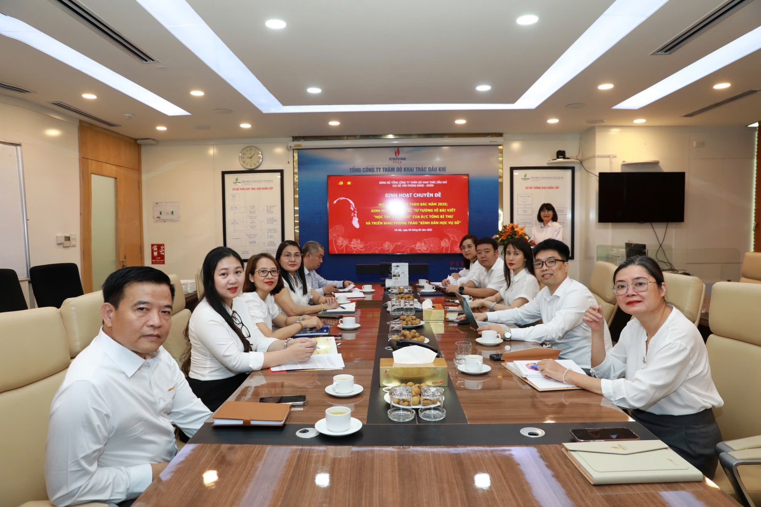Toàn cảnh buổi sinh hoạt