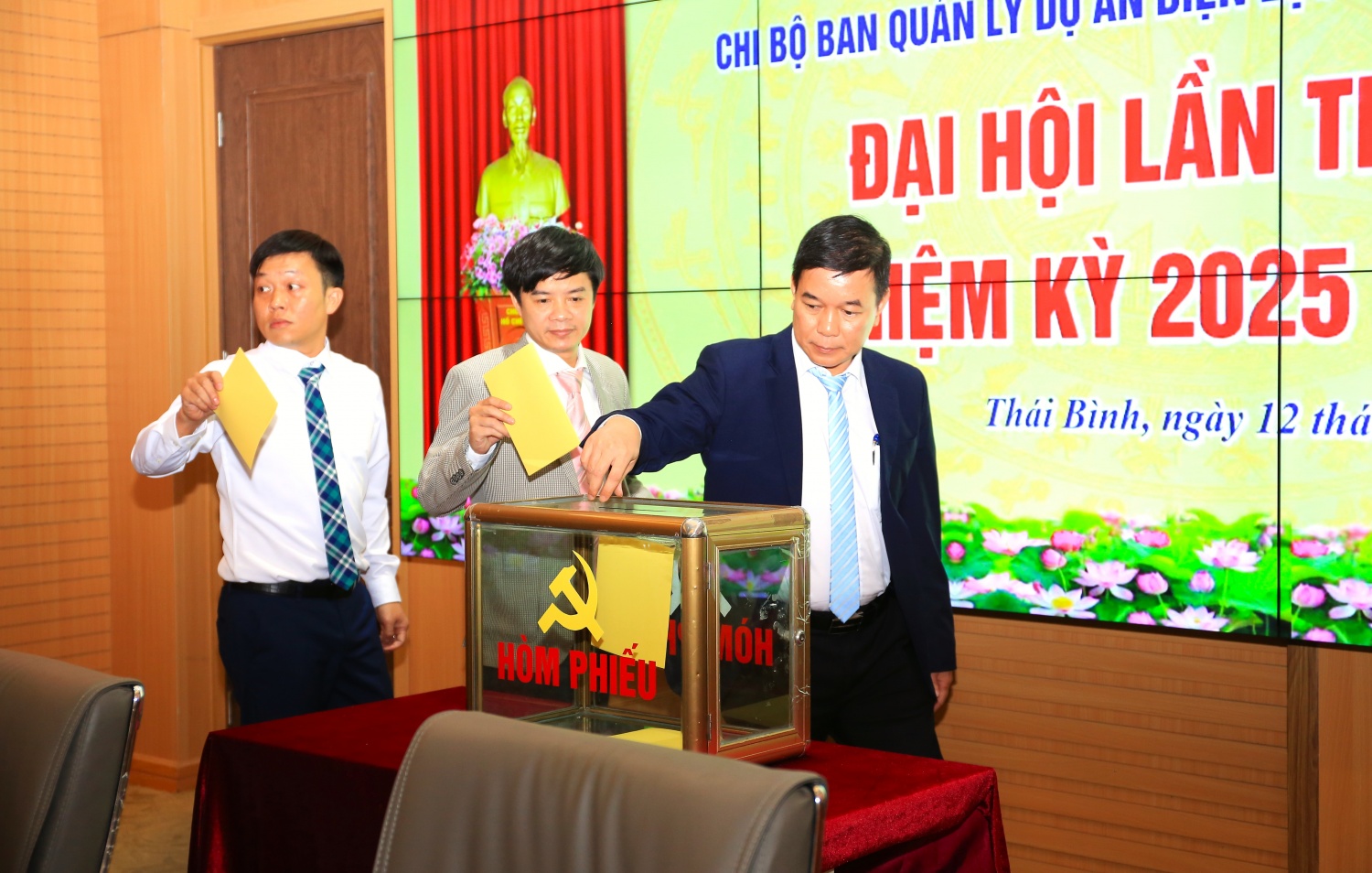 Đại hội đã bầu đồng chí Hồ Hữu Triển đảm nhiệm chức vụ Bí thư Chi bộ Ban QLDA nhiệm kỳ 2025-2030.