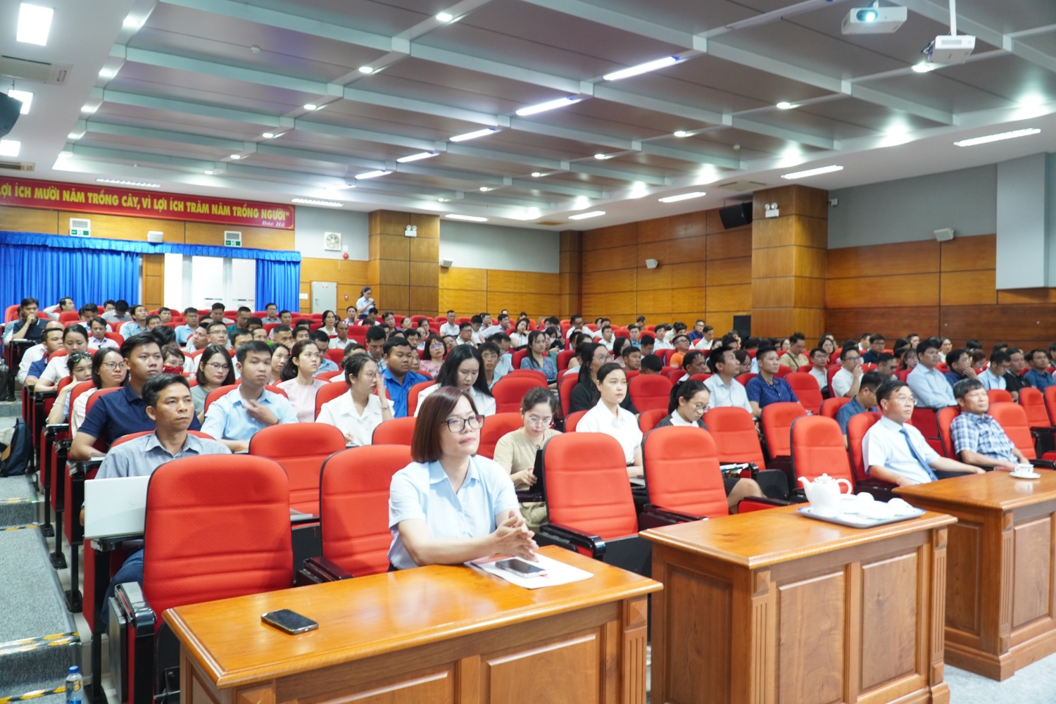 Các học viên tham gia khóa học.