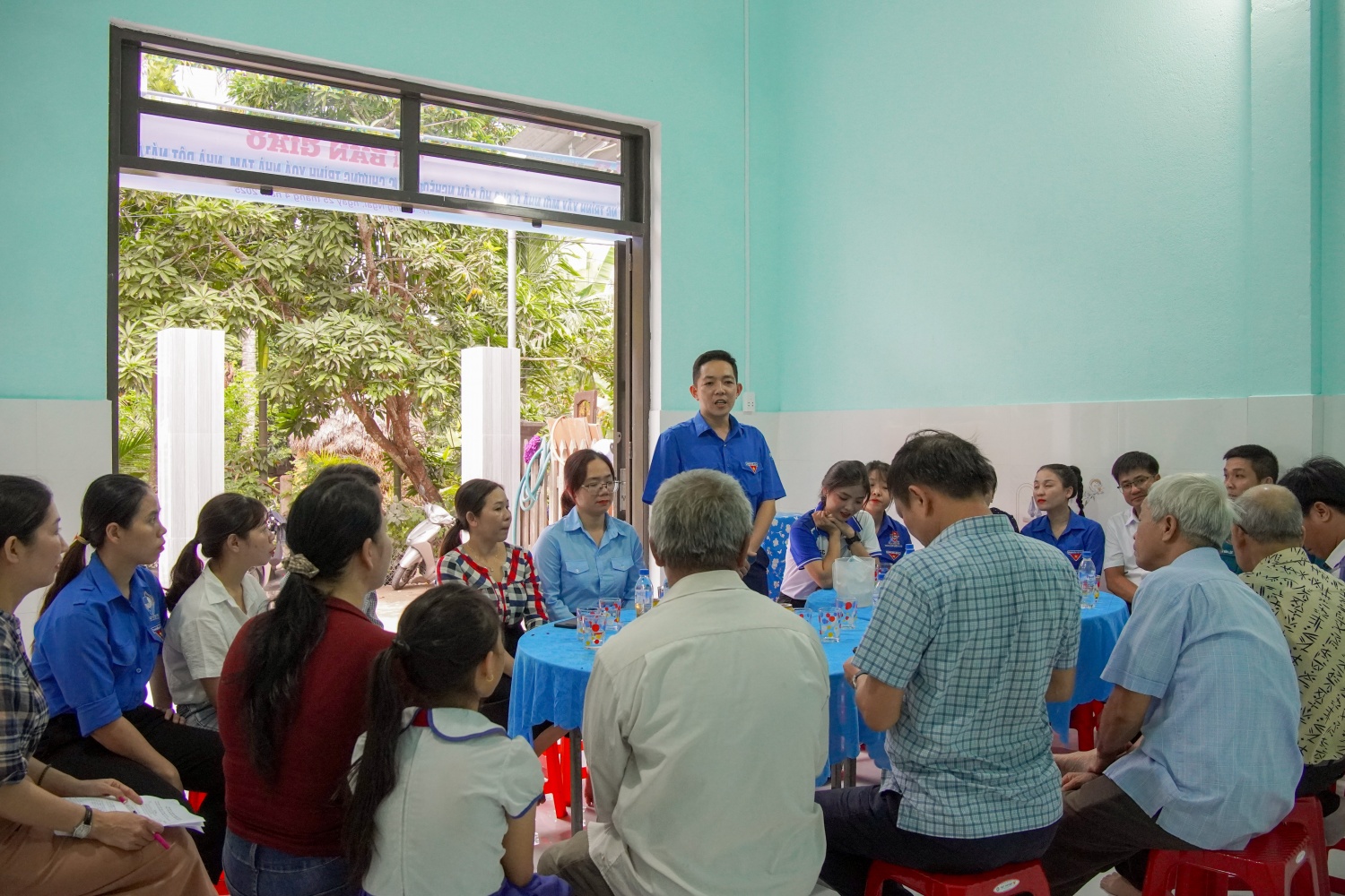Đại diện Đoàn Thanh niên PTSC Quảng Ngãi phát biểu tại lễ bàn giao công trình “Ngôi nhà khăn quàng đỏ