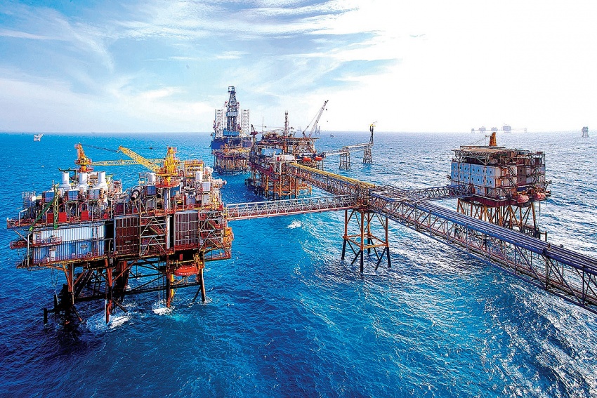 Giàn khai thác Trung tâm số 3 mỏ Bạch Hổ, nơi khai thác dầu trong tầng đá móng nhiều nhất cho đến nay cũng chính là cụm giàn ứng dụng công nghệ khai thác dầu không ngừng của các nhà khoa học dầu khí.
