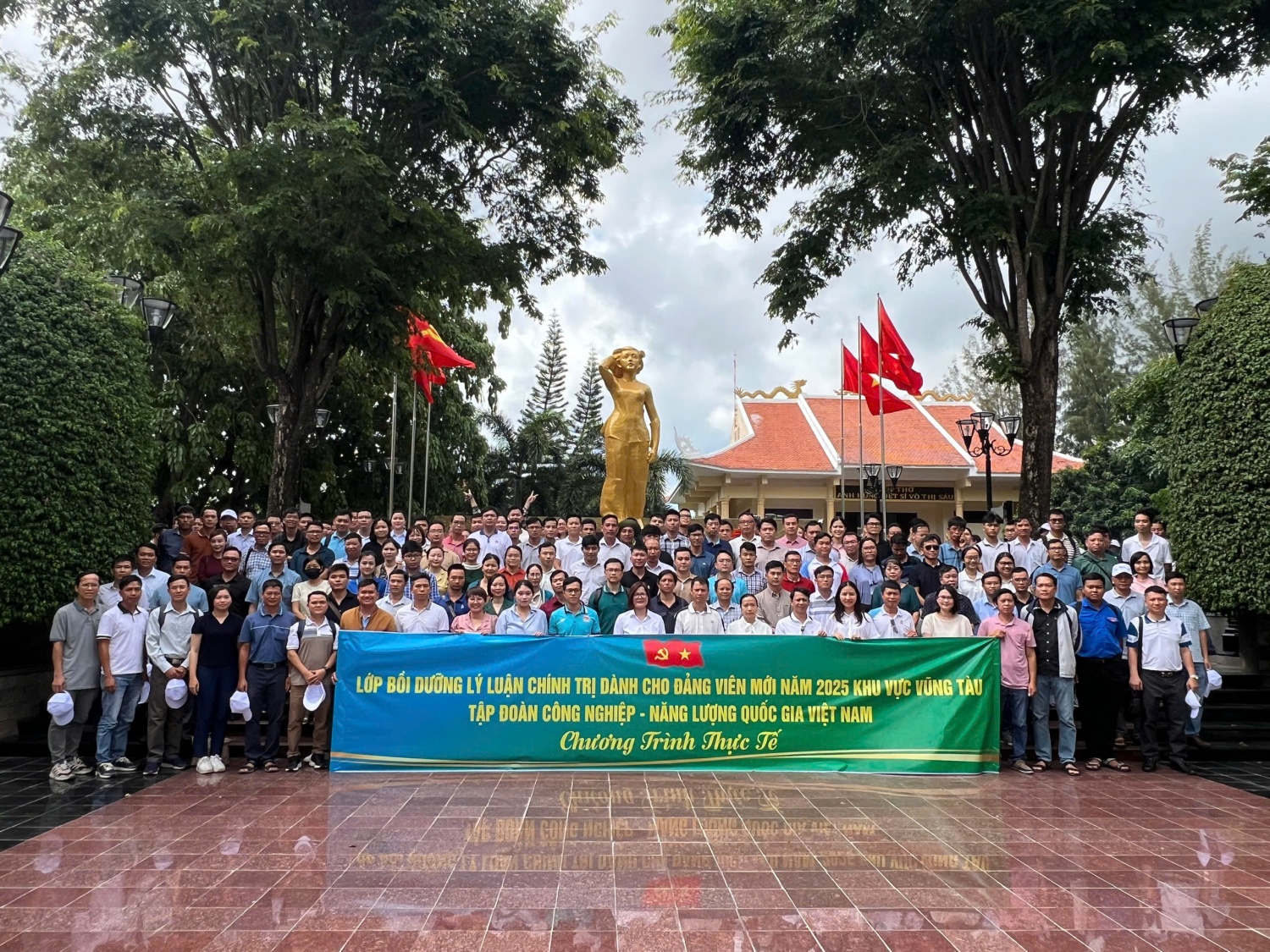 Chương trình nhằm tăng cường giáo dục tư tưởng chính trị, đạo đức cách mạng, nhắc nhở mỗi đảng viên về ý thức trách nhiệm của bản thân đối với sự phát triển của đất nước.