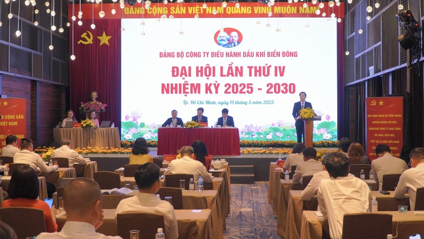 Đồng chí Trần Quang Dũng tham dự và phát biểu chỉ đạo tại Đại hội Đảng bộ BIENDONG POC lần thứ IV.