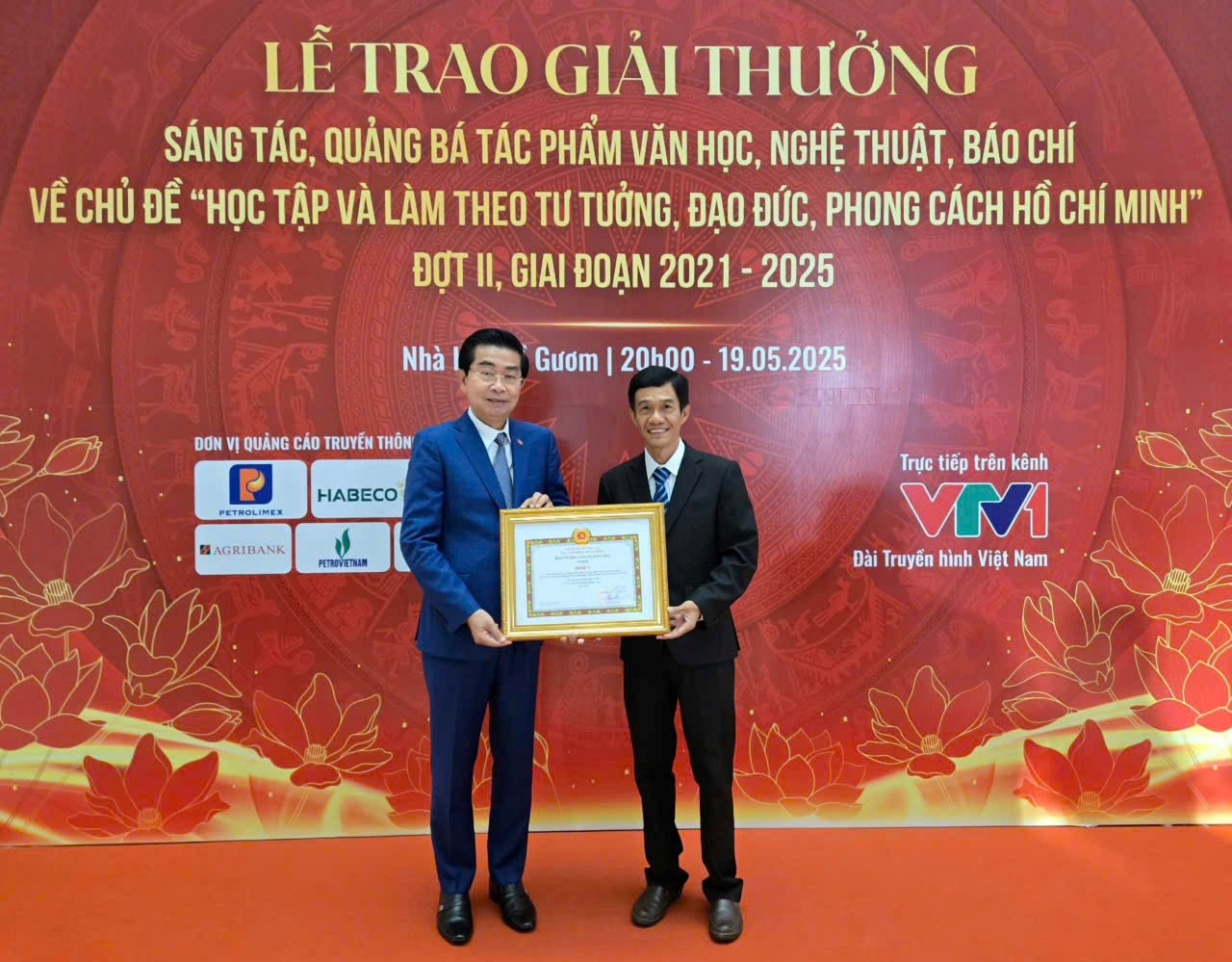 Người PVCFC kể chuyện thương hiệu bằng hình ảnh, nhận giải thưởng sáng tác cấp quốc gia Anh Lâm Hoàng Thanh Liêm nhận giải C tại Lễ trao giải<?/052025/20/13/al120250520134404.jpg?rt=20250520134410