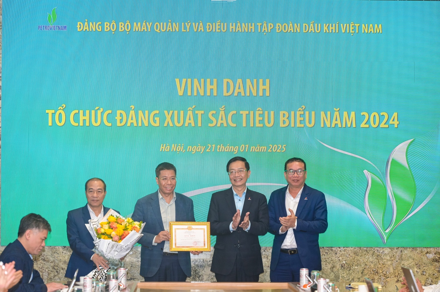 5 năm liên tiếp, Đảng bộ BMQL&ĐH Petrovietnam đạt danh hiệu hoàn thành xuất sắc nhiệm vụ, 100% Chi/Đảng bộ trực thuộc đạt hoàn thành tốt nhiệm vụ trở lên.