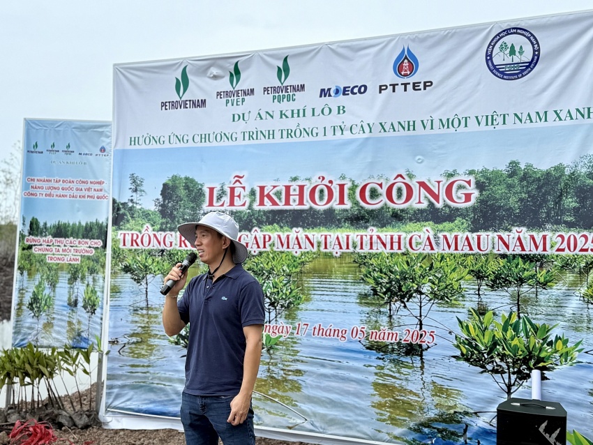 Tổng Giám đốc PQPOC Phạm Xuân Phúc phát biểu tại Lễ khởi công trồng rừng ngập mặn, khẳng định cam kết trách nhiệm cộng đồng và phát triển bền vững.