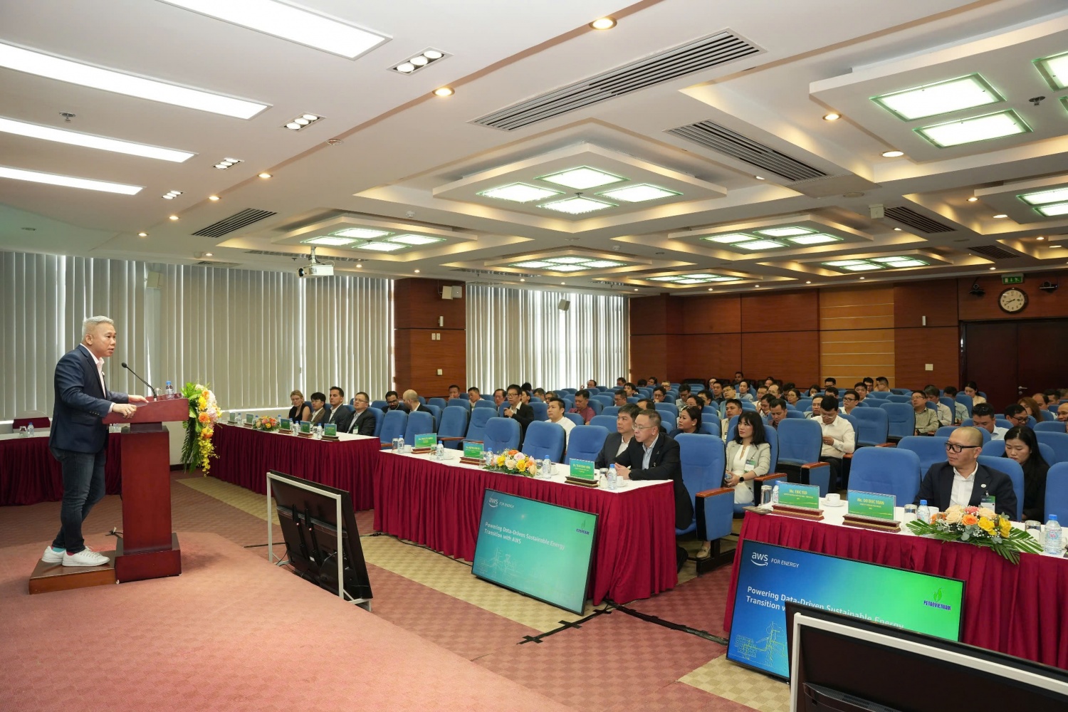 The seminar holds profound significance for Petrovietnam's strategic vision, not only in ensuring national energy security but also in actively contributing to a greener and more sustainable energy future for the country.