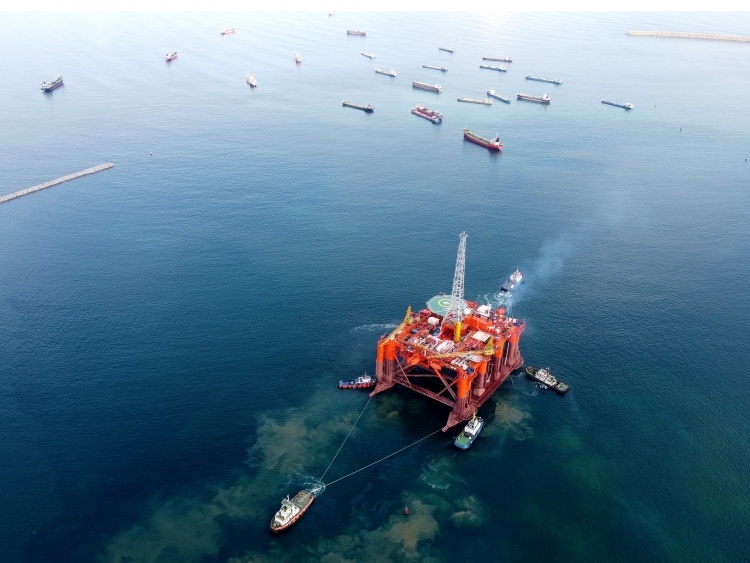 PVSM tiếp nhận giàn Đại hùng 01 vào dock sửa chữa năm 2020. Giàn khoan “khủng” có kích thước dài 108,2m, rộng 67,36m, chiều dài boong chính 68,6m, mớn nước tối đa 21,3m, tổng trọng tải 9.880 tấn.