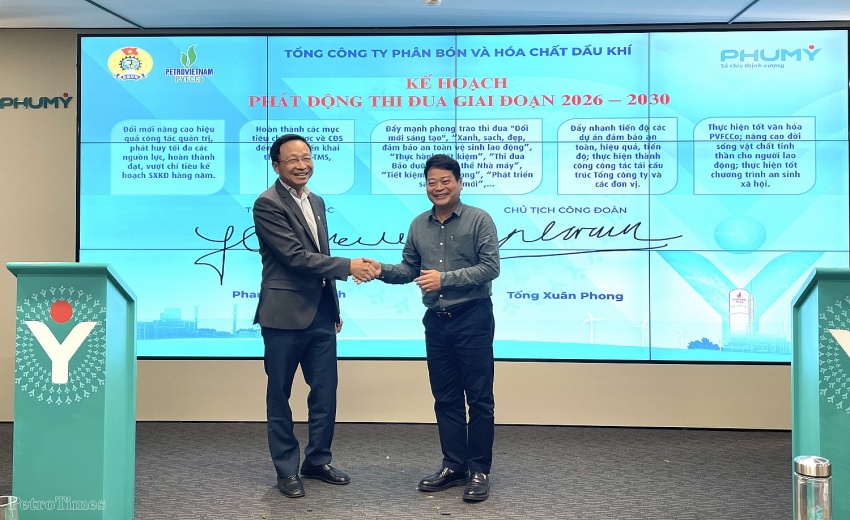 Ông Phan Công Thành – Tổng Giám đốc TCT và ông Tống Xuân Phong - Chủ tịch Công đoàn TCT phát động thi đua cho giai đoạn 2025-2030.