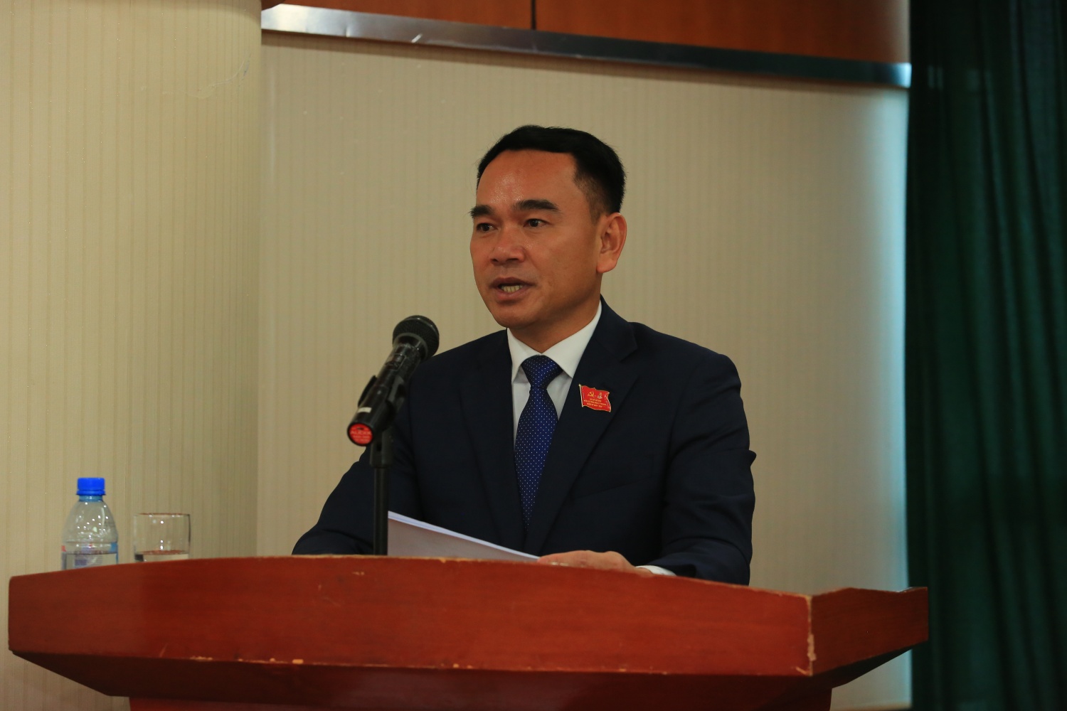 Đồng chí Dương Trí Hội - Phó Bí thư Đảng ủy, Tổng Giám đốc PVChem trình bày Báo cáo chính trị tại Đại hội.