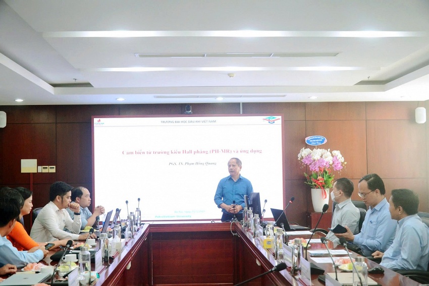 PGS.TS Phạm Hồng Quang - Giảng viên PVU trình bày tham luận tại Hội thảo