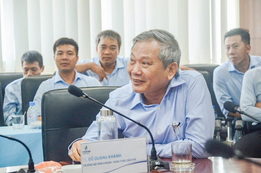 Các đại biểu trao đổi sôi nổi tại Hội thảo.