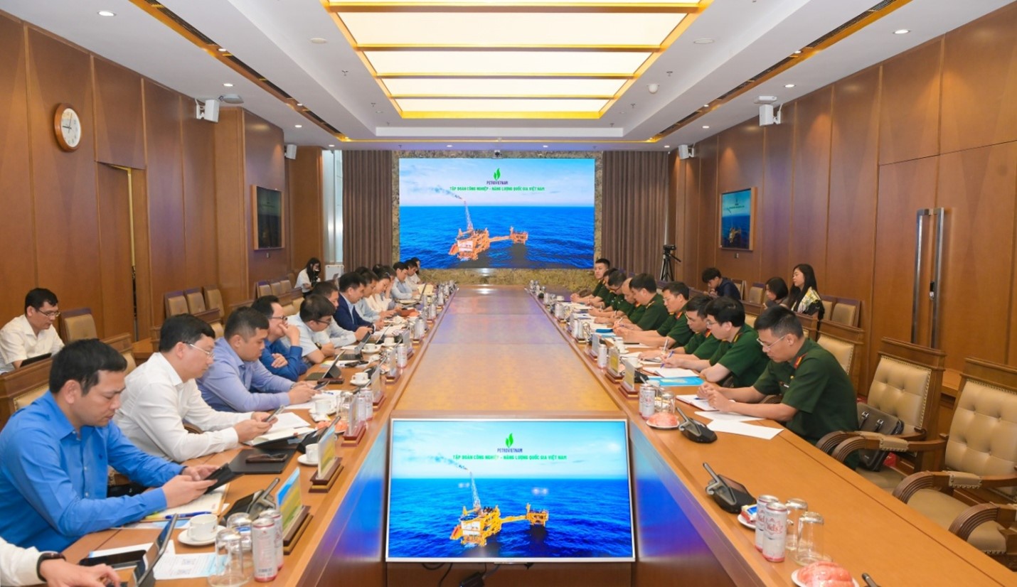 Quang cảnh buổi làm việc