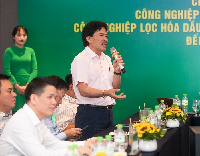Dù đã nghỉ hưu, nhưng TS. Nguyễn Hùng Dũng vẫn luôn dõi theo và dành nhiều góp ý tâm huyết cho sự phát triển của Petrovietnam