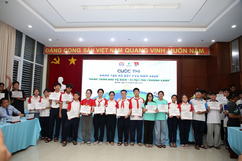 Rô bốt PVU 2025: Hành trình bảo vệ biển – Vì một môi trường xanh