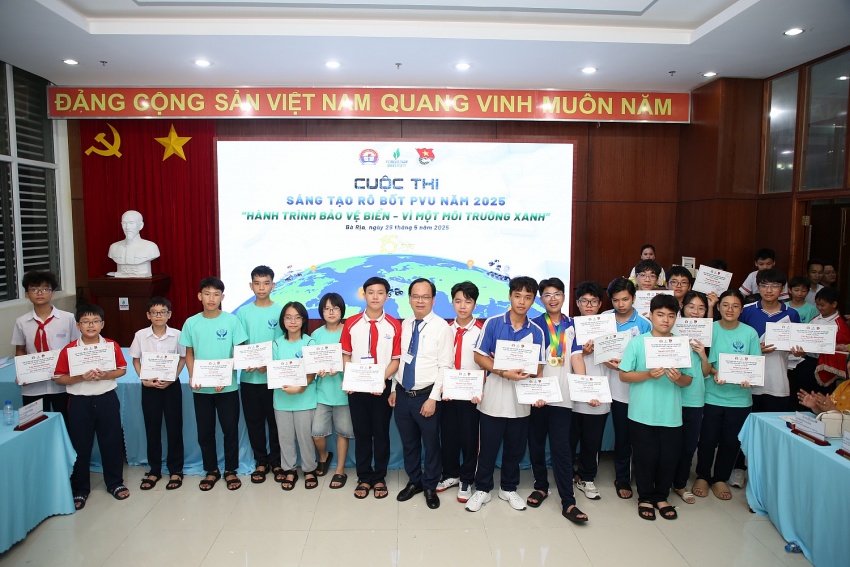 Rô bốt PVU 2025: Hành trình bảo vệ biển – Vì một môi trường xanh