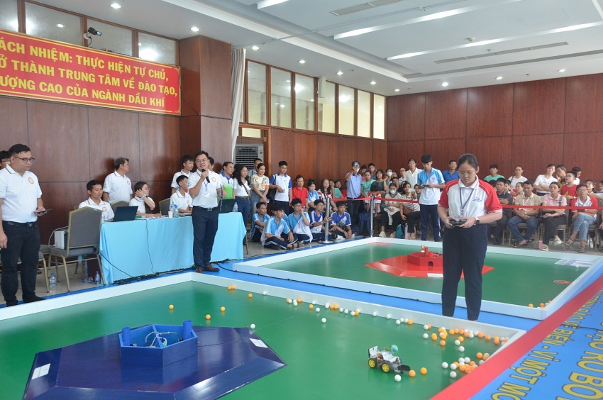 Rô bốt PVU 2025: Hành trình bảo vệ biển – Vì một môi trường xanh