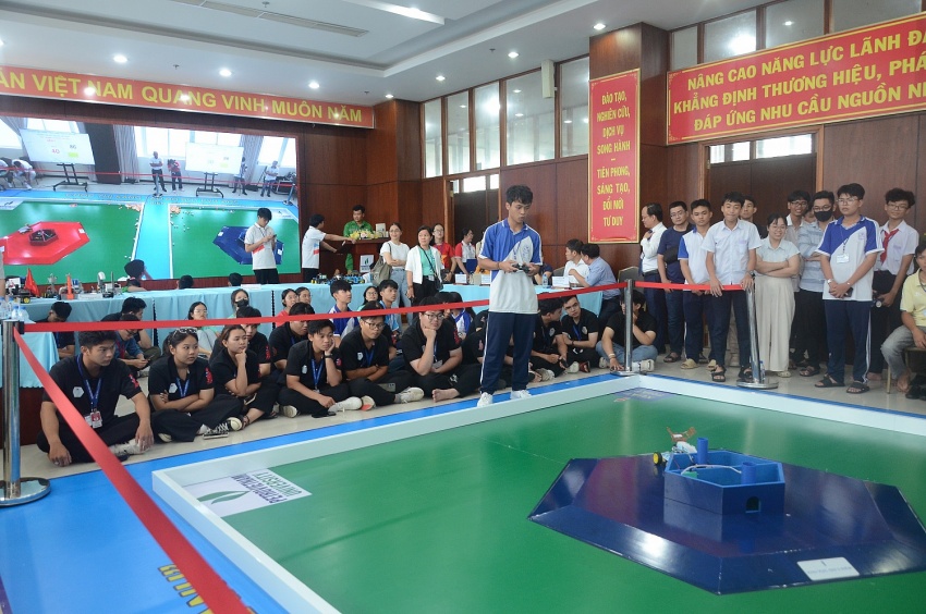 Rô bốt PVU 2025: Hành trình bảo vệ biển – Vì một môi trường xanh
