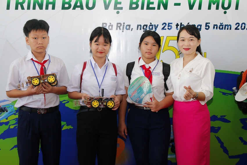 Rô bốt PVU 2025: Hành trình bảo vệ biển – Vì một môi trường xanh