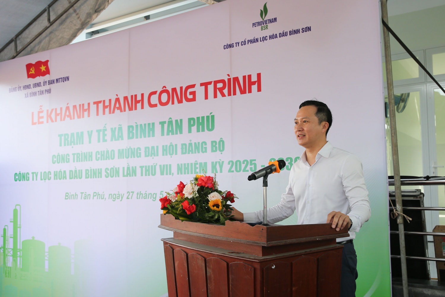 Ông Phạm Minh Nghĩa - Phó Tổng Giám đốc BSR cho biết, công ty luôn đóng góp tích cực cho sự phát triển của quê hương Quảng Ngãi, nhất là huyện Bình Sơn, nơi đặt Nhà máy Lọc dầu Dung Quất.