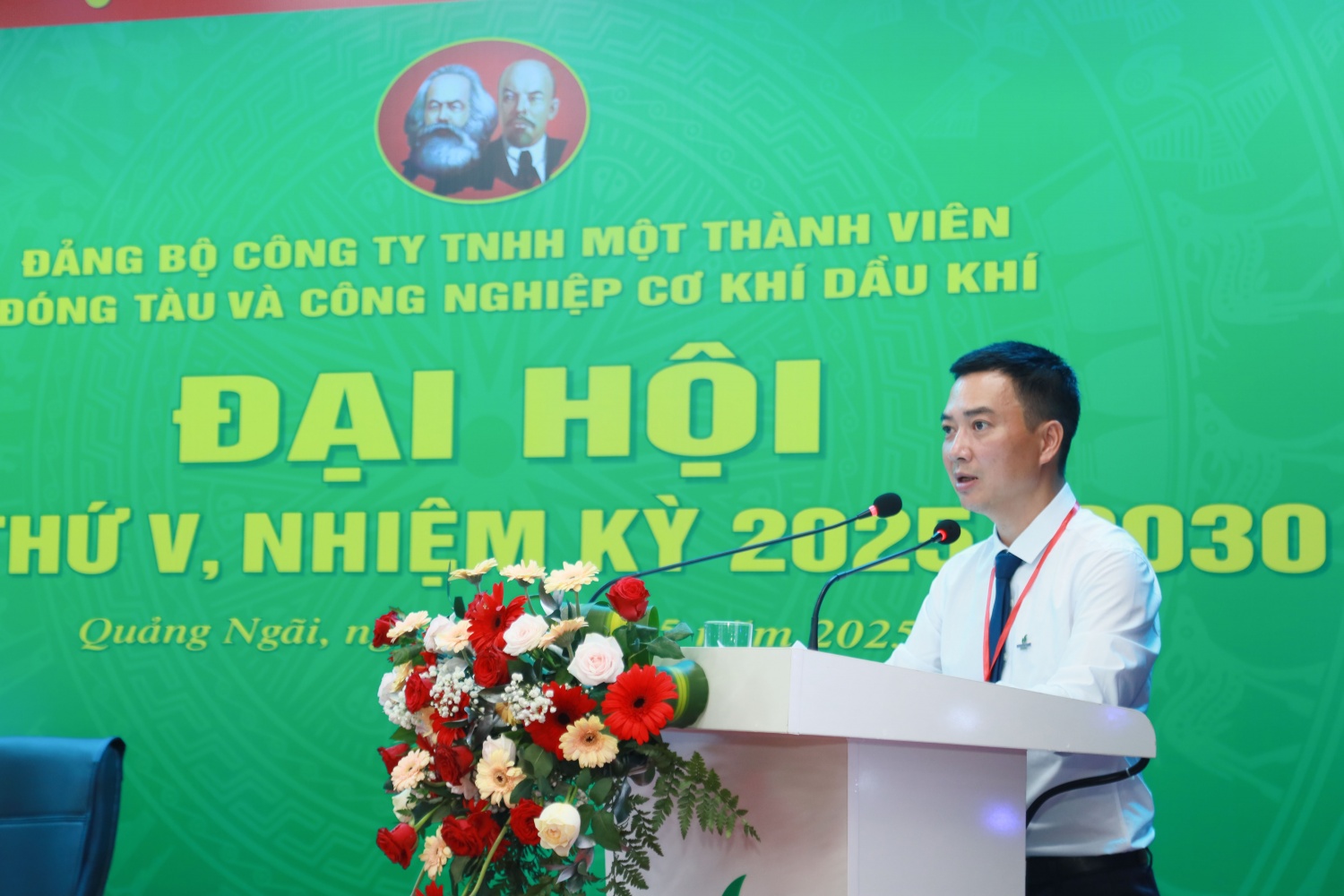Đồng chí Lương Minh Hải - Bí thư Đảng ủy, Chủ tịch HĐQT PVSM trình bày báo cáo chính trị.