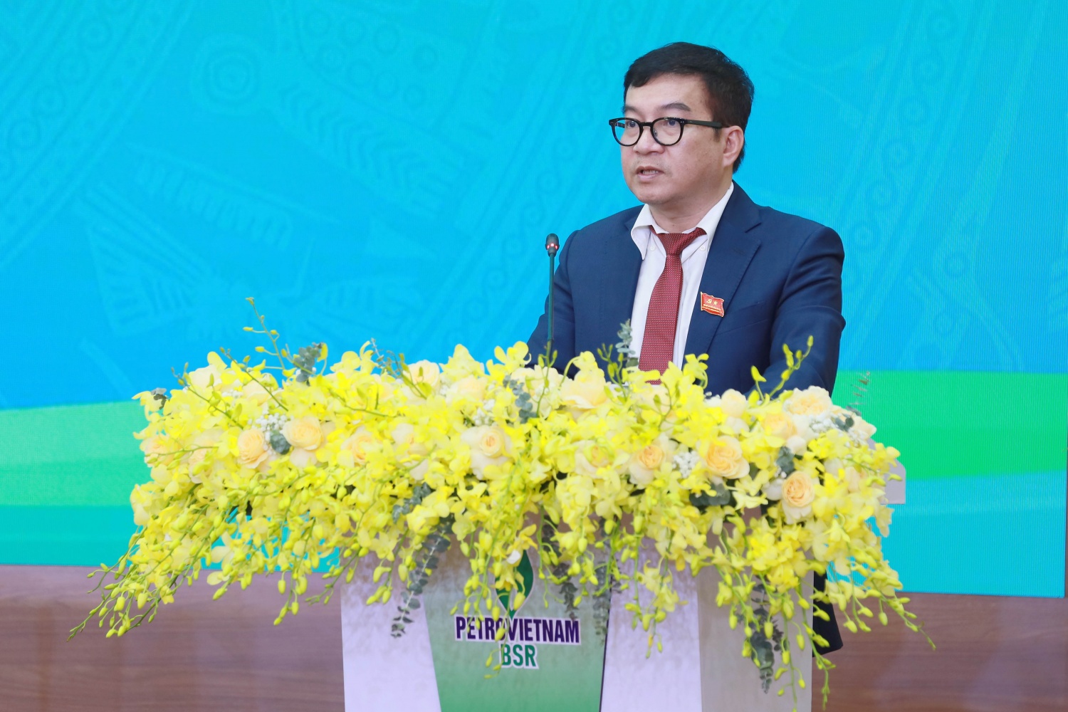 Đồng chí Nguyễn Việt Thắng - Phó Bí thư Đảng ủy, Tổng Giám đốc BSR trình bày Báo cáo chính trị của Đại hội.