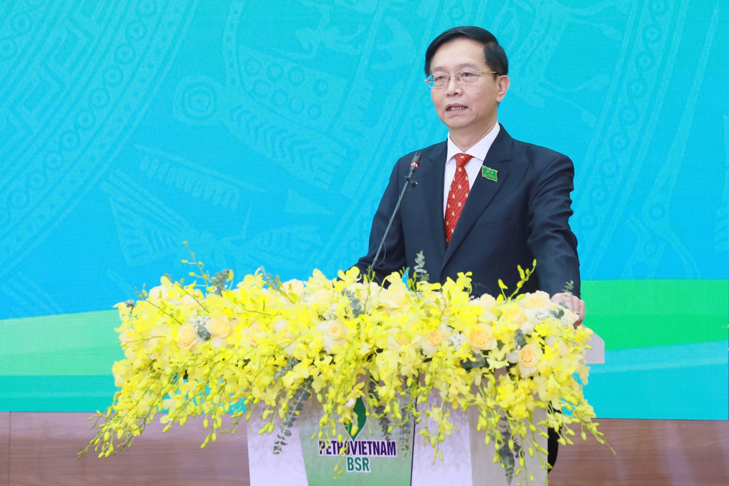 Đồng chí Trần Quang Dũng - Phó Bí thư thường trực Đảng ủy Petrovietnam phát biểu chỉ đạo tại Đại hội.