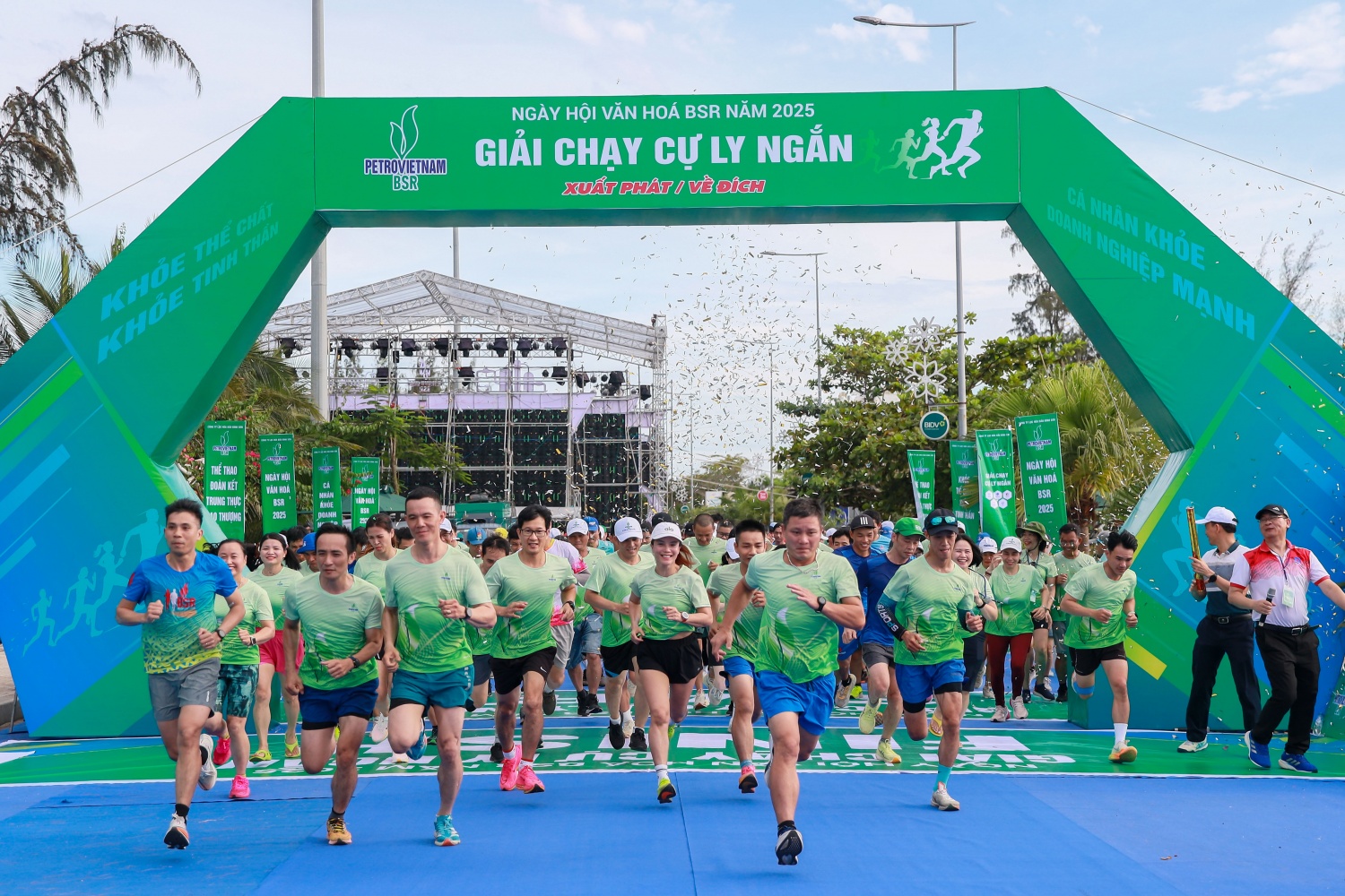 Giải chạy cự ly ngắn nhân Ngày truyền thống BSR đã thu hút đông đảo CBCNV tham gia tranh tài.