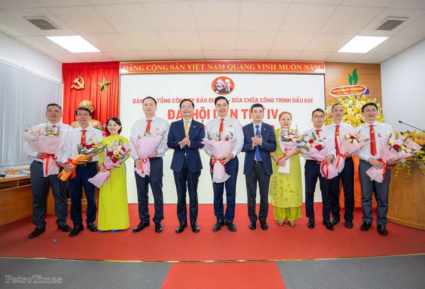 Lãnh đạo Petrovietnam chúc mừng Ban Chấp hành Đảng bộ PVMR nhiệm kỳ 2025-2030