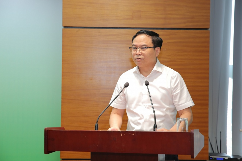 Đồng chí Đặng Văn Huệ, Ủy viên Ban Thường vụ Đảng ủy, Chủ tịch Công đoàn Bộ máy Quản lý và Điều hành Petrovietnam phát biểu góp ý