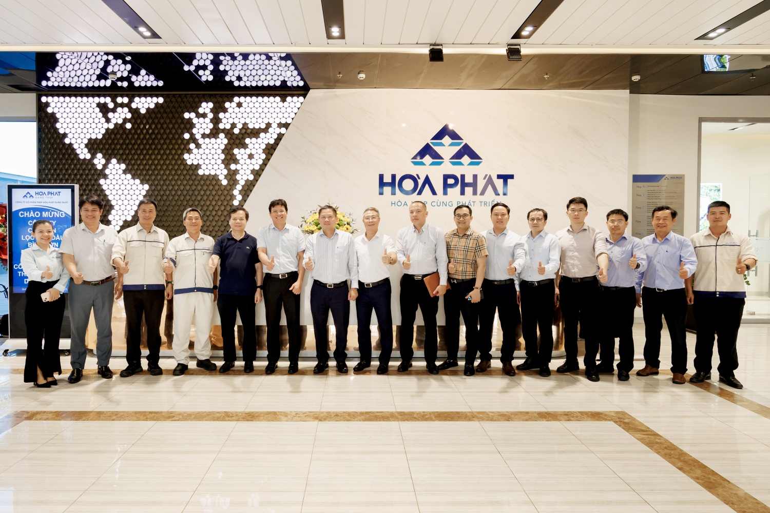 Đại diện BSR và Hòa Phát Dung Quất thống nhất tăng cường phối hợp, hợp tác chiến lược, phát triển trong lĩnh vực năng lượng và công nghiệp nặng.