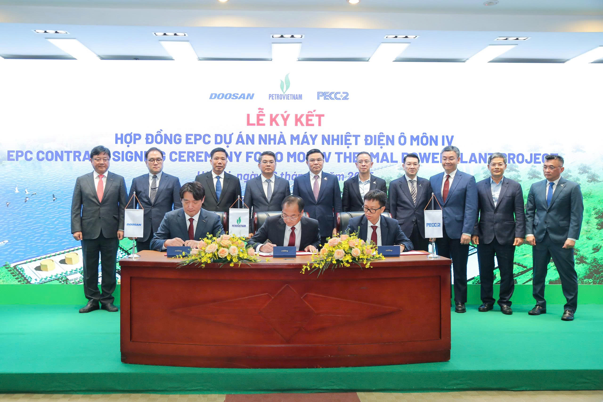 Đại diện Ban QLDA Chuyên ngành điện và Liên danh Tổng thầu Doosan và PECC2 ký kết hợp đồng EPC