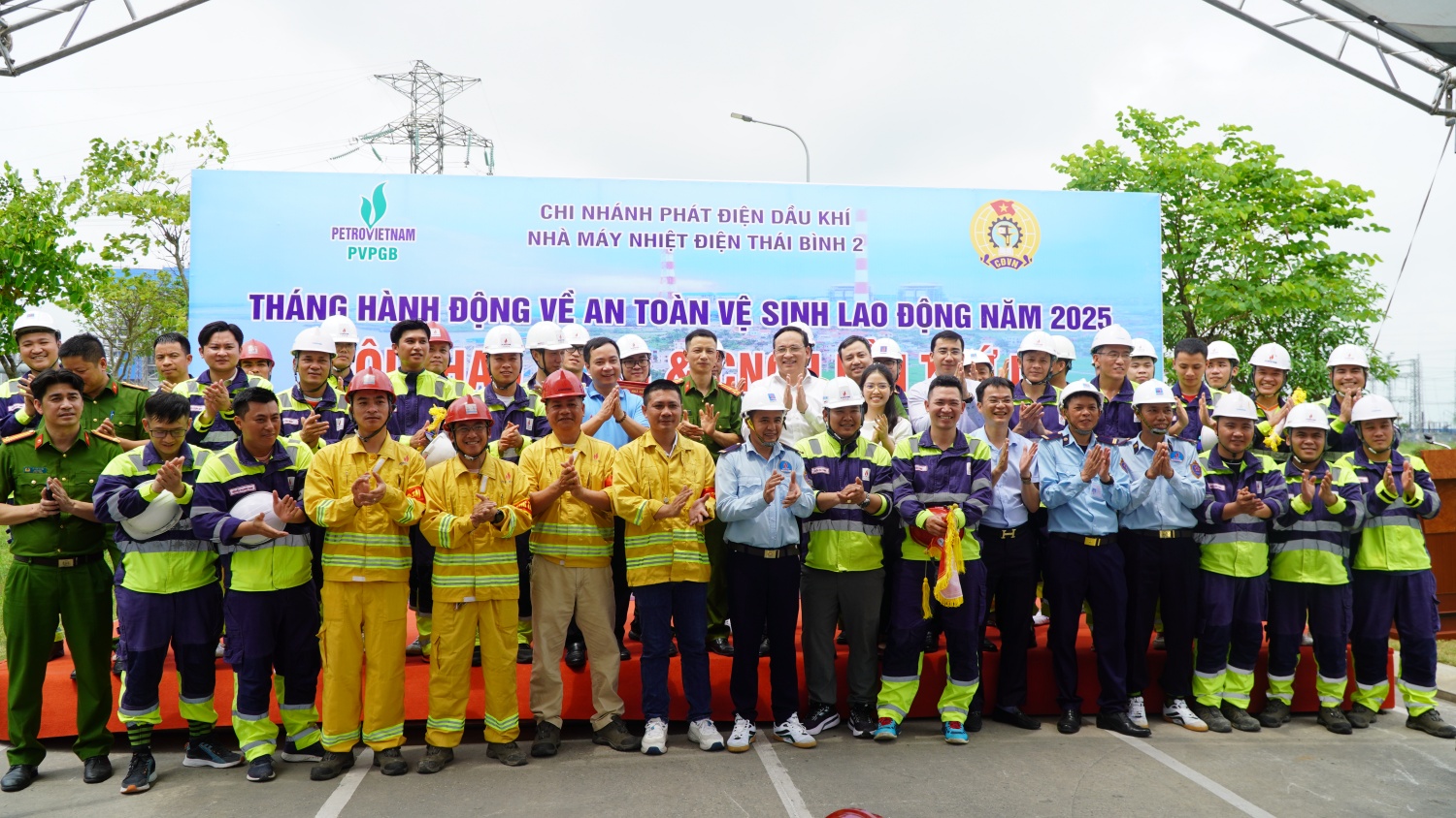 NMNĐ Thái Bình 2 luôn chăm lo đời sống, nâng cao ý thức an toàn cho người lao động trong các hoạt động sản xuất tại Nhà máy.