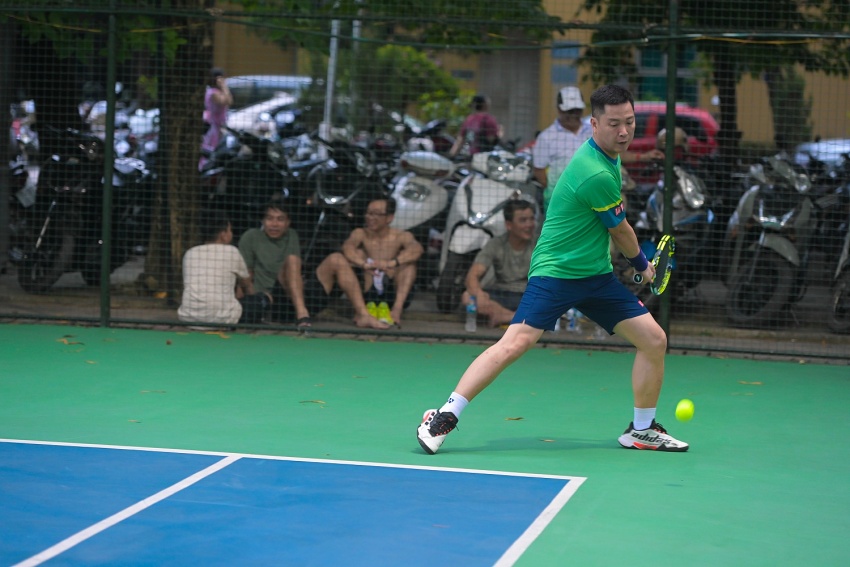 Các vận động viên thi đấu môn tennis