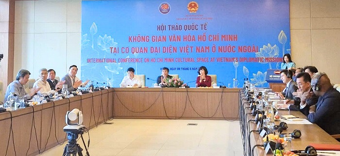 Hội thảo quốc tế “Không gian Hồ Chí Minh tại các Cơ quan đại diện Việt Nam ở nước ngoài” tổ chức nhân dịp kỷ niệm 135 năm ngày sinh Chủ tịch Hồ Chí Minh và 80 năm thành lập ngành Ngoại giao.