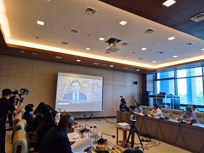 Petrovietnam đã để lại dấu ấn đặc biệt khi giới thiệu video về Phòng Lưu niệm Chủ tịch Hồ Chí Minh với ngành Dầu khí Việt Nam – Azerbaijan.