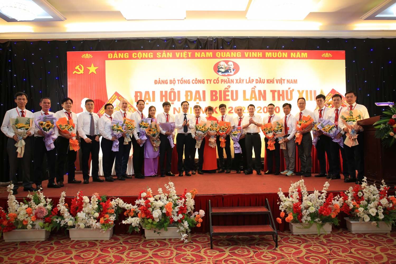 Ban Chấp hành Đảng bộ PetroCons nhiệm kỳ 2025-2030 ra mắt đại hội.