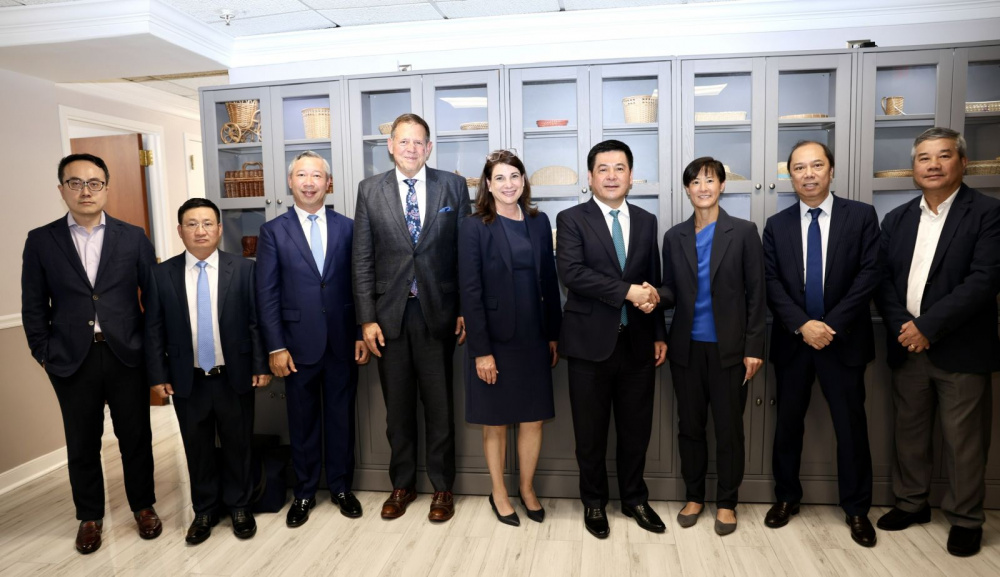 Bộ trưởng đề nghị Exxon Mobil tiếp tục triển khai Dự án Phát triển mỏ Cá Voi Xanh trong giai đoạn hiện nay theo đúng quy định của pháp luật và Hợp đồng dầu khí đã ký kết