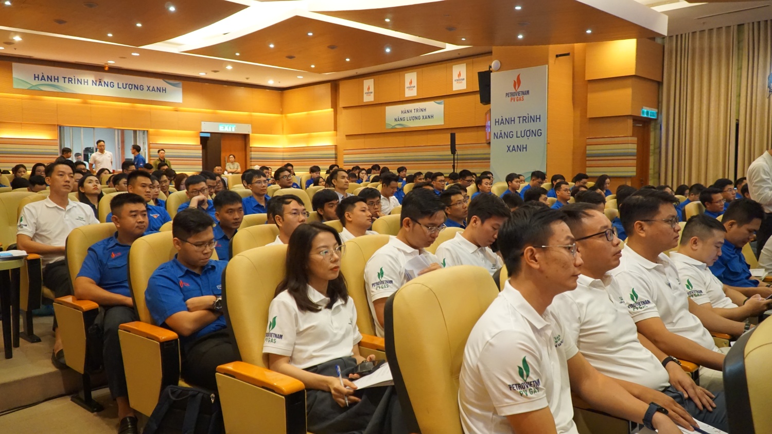 Đoàn viên thanh niên tham gia chương trình