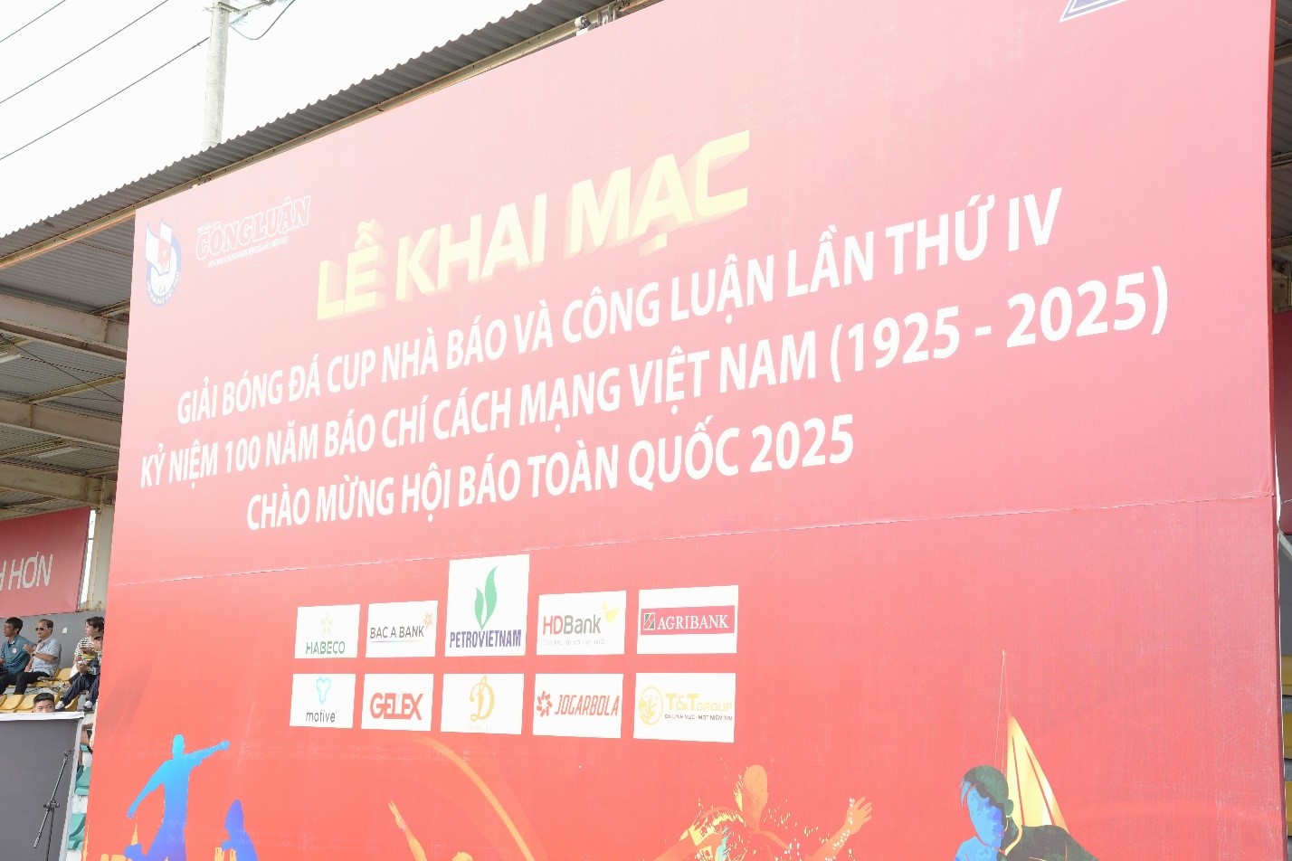 Petrovietnam cùng nhiều đơn vị đã đồng hành cùng Giải bóng đá Cúp Nhà báo & Công luận lần thứ IV năm 2025