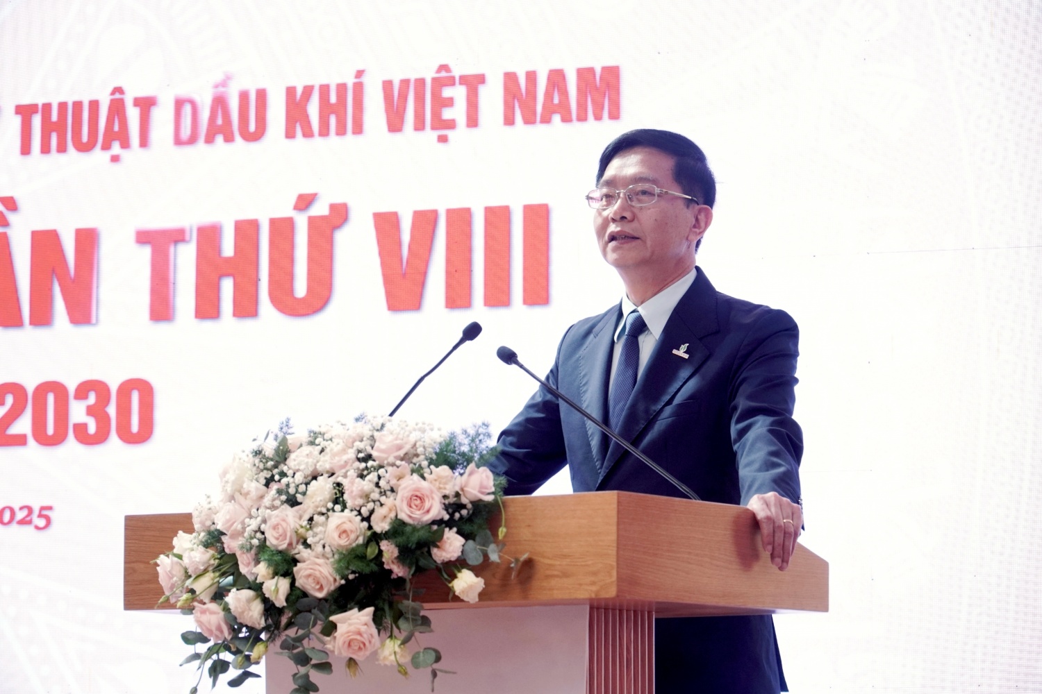 Đồng chí Trần Quang Dũng - Phó Bí thư thường trực Đảng ủy Petrovietnam phát biểu chỉ đạo, đề nghị PTSC tập trung triển khai sáu nhóm nhiệm vụ trọng tâm.
