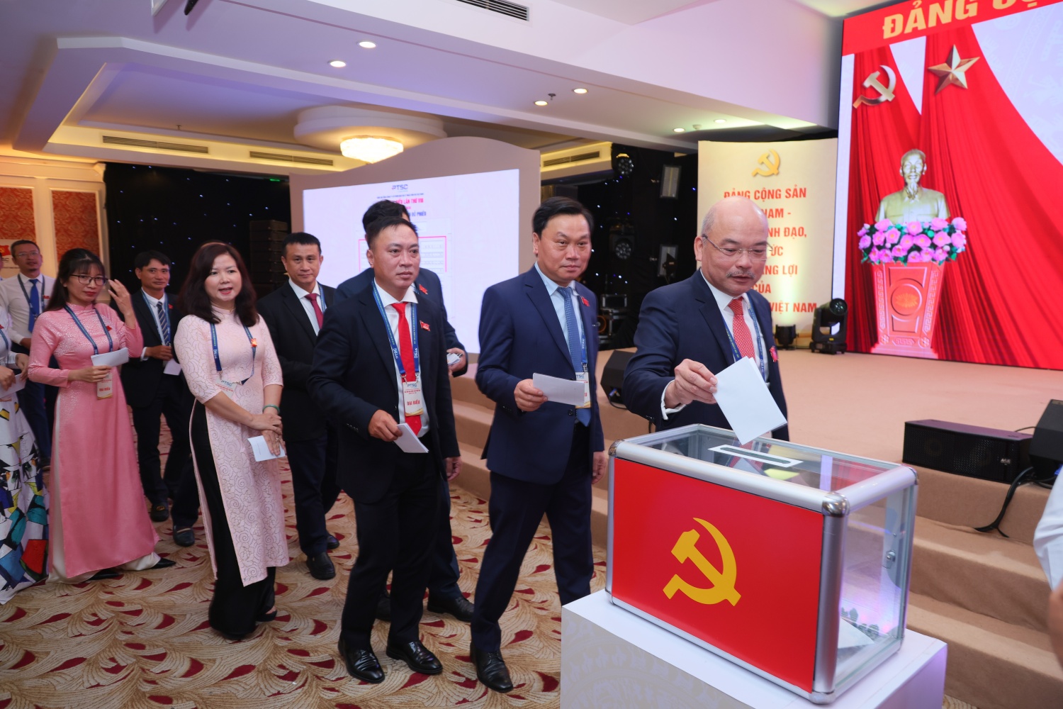 Đại hội tiến hành bầu Ban Chấp hành Đảng bộ Tổng công ty khóa VIII, nhiệm kỳ 2025-2030.