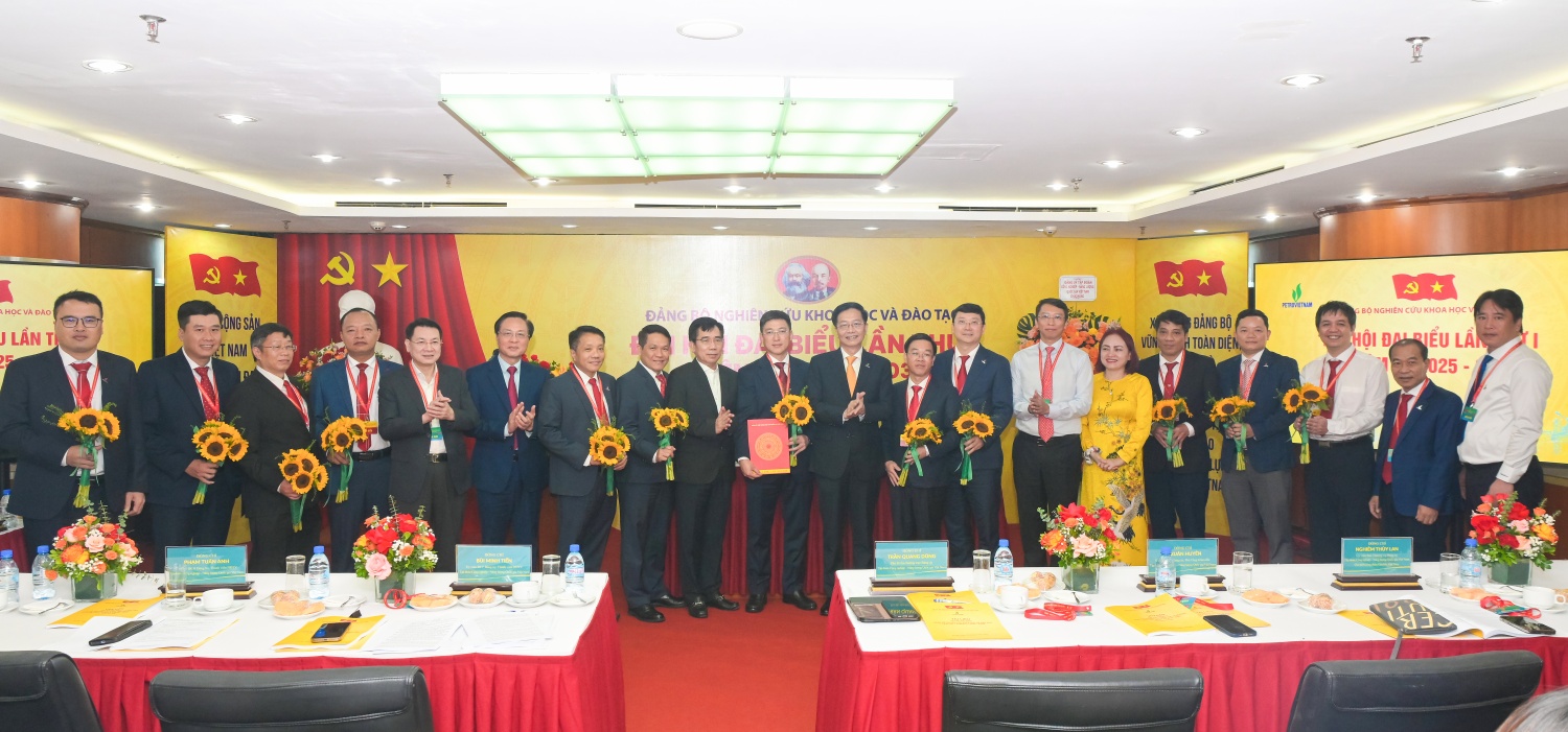 Ban chấp hành Đảng bộ Nghiên cứu khoa học và Đào tạo nhiệm kỳ 2025-2030 ra mắt Đại hội.